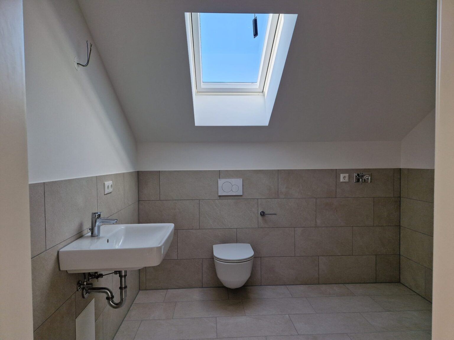 Dachgeschosswohnung Bad