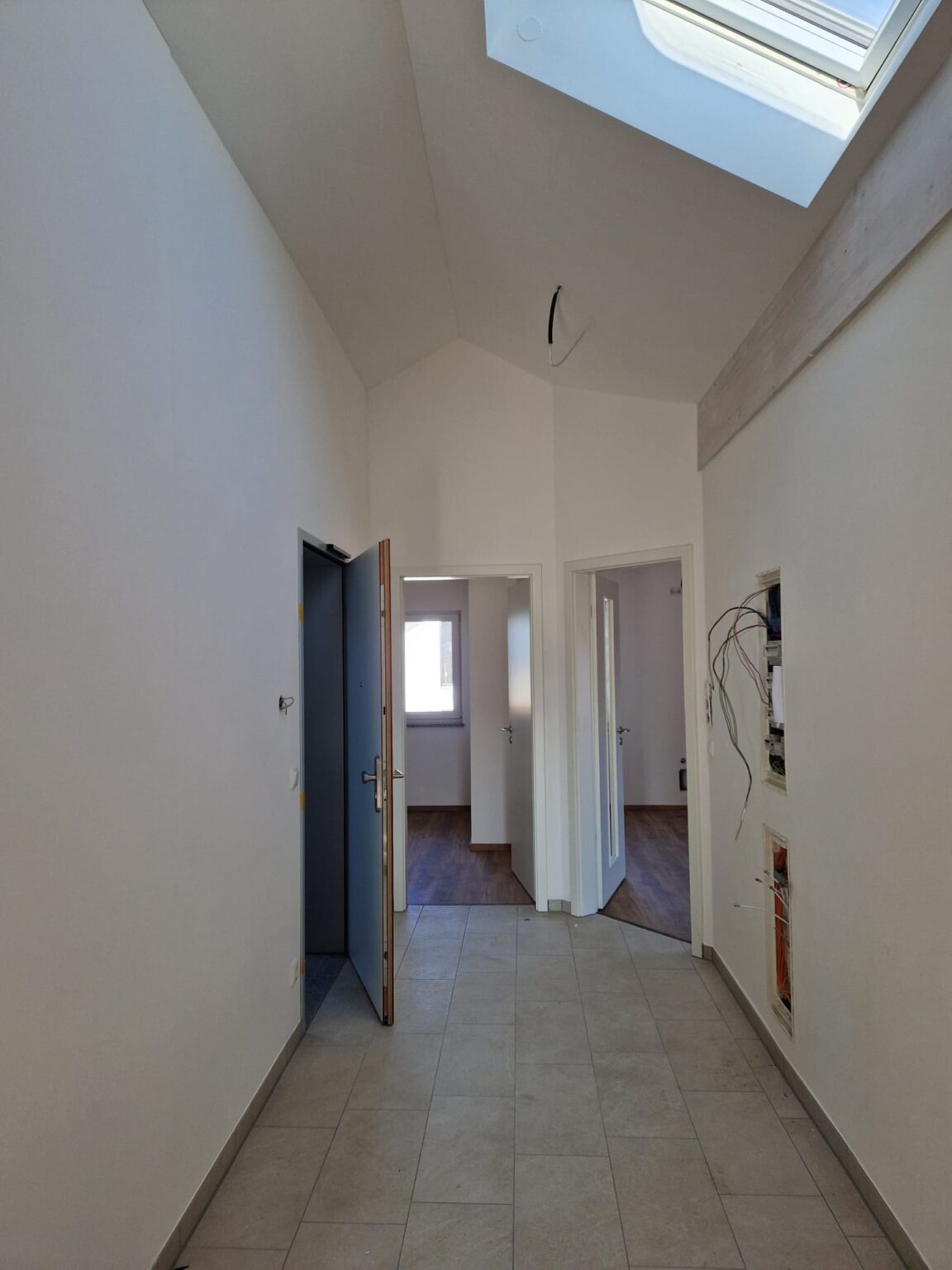 Dachgeschosswohnung Gang